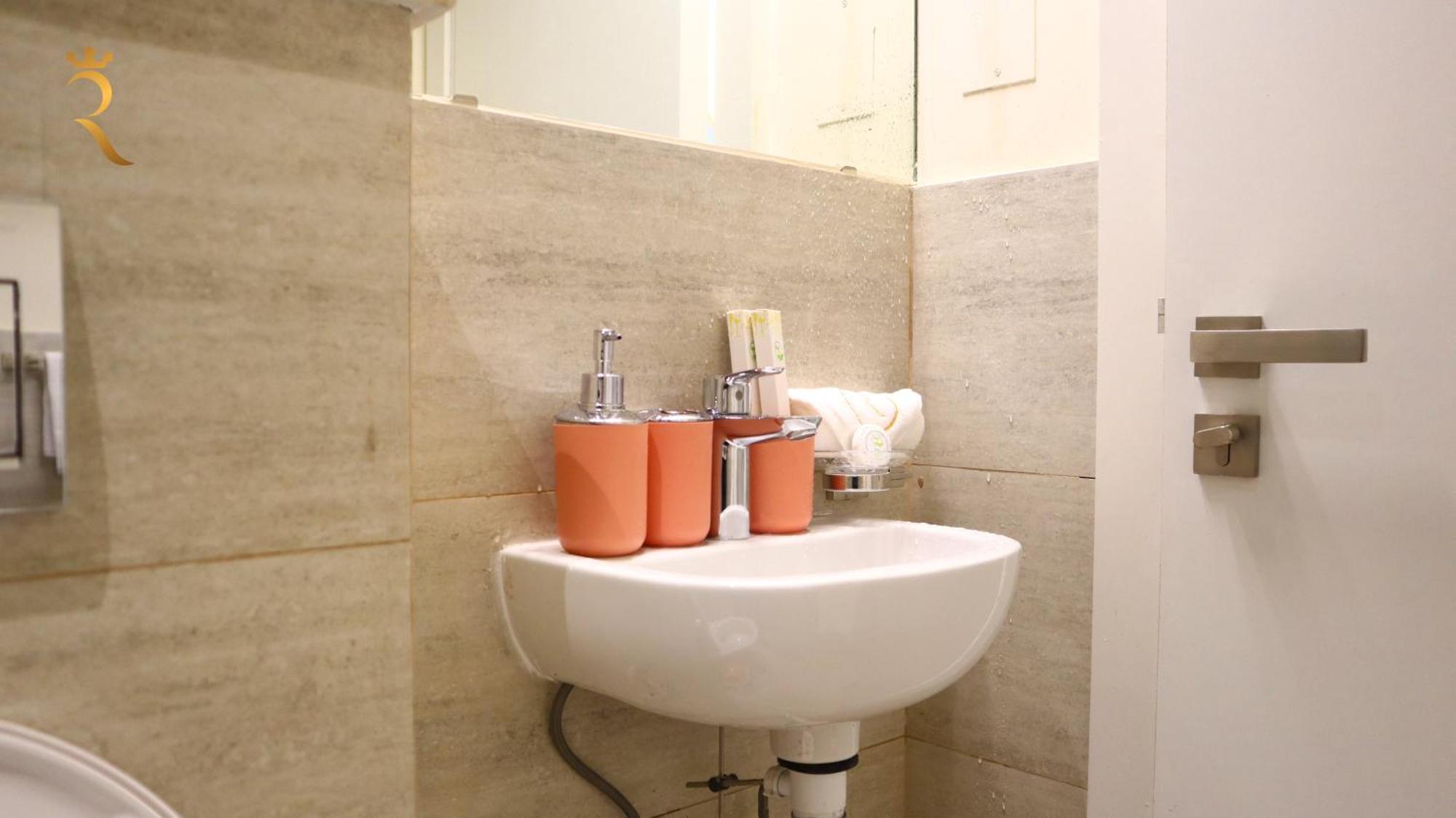 Elegant 2br Retreat In Masdar *