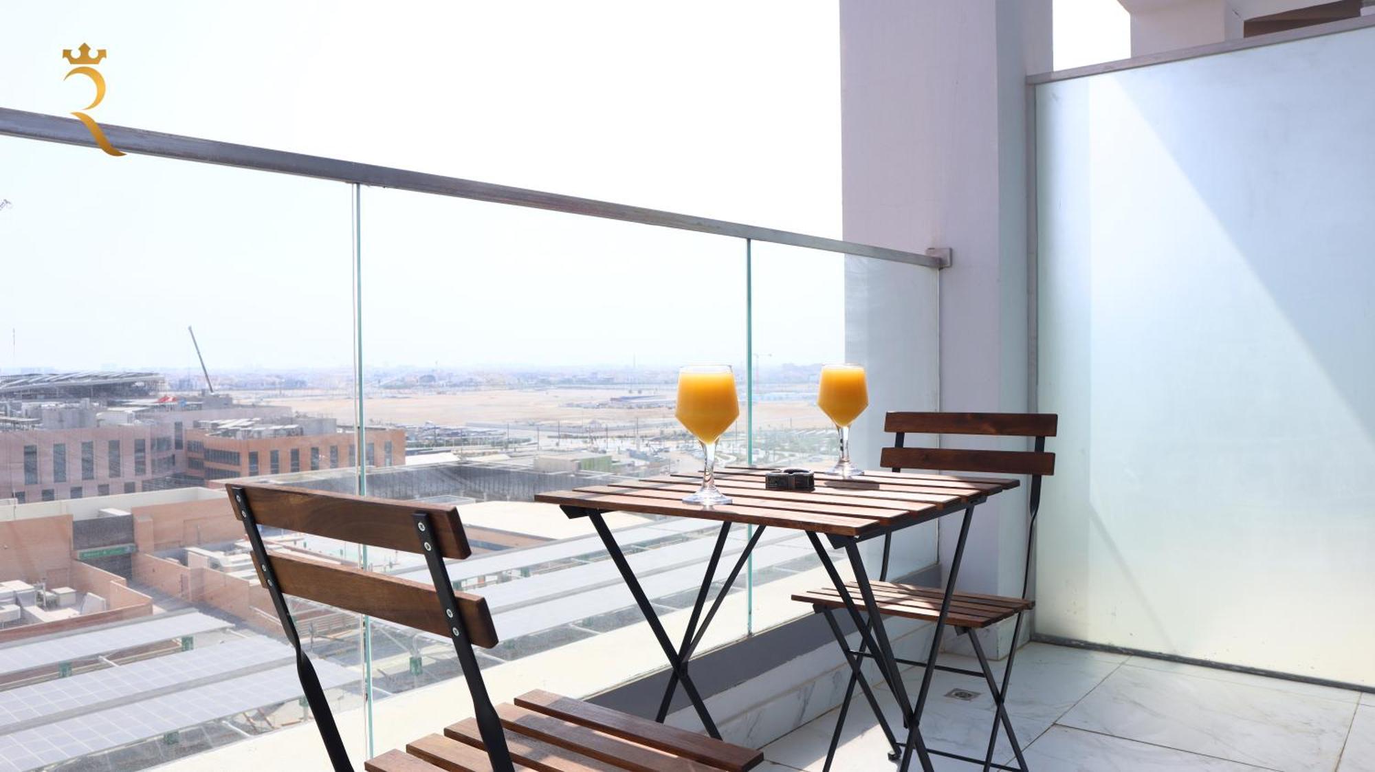 Elegant 2br Retreat In Masdar Apartment