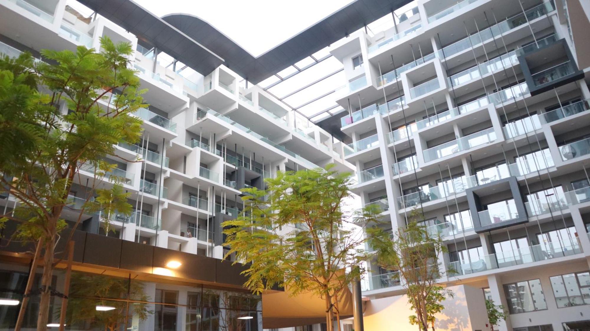 Elegant 2br Retreat In Masdar Apartment
