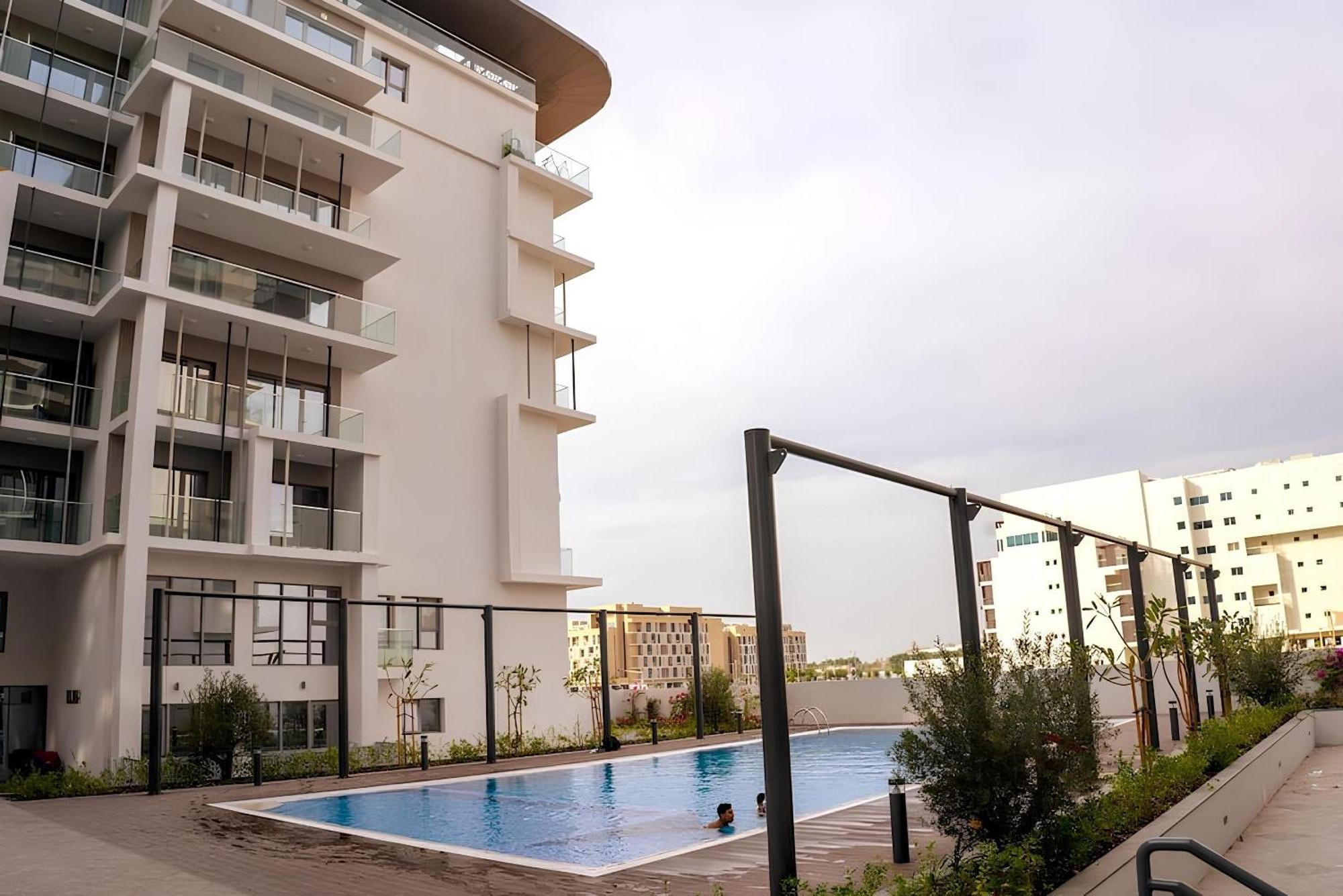 Elegant 2br Retreat In Masdar Apartment